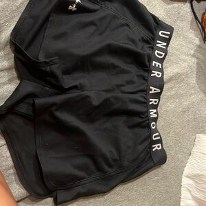 UNDER ARMOUR SHORTS
